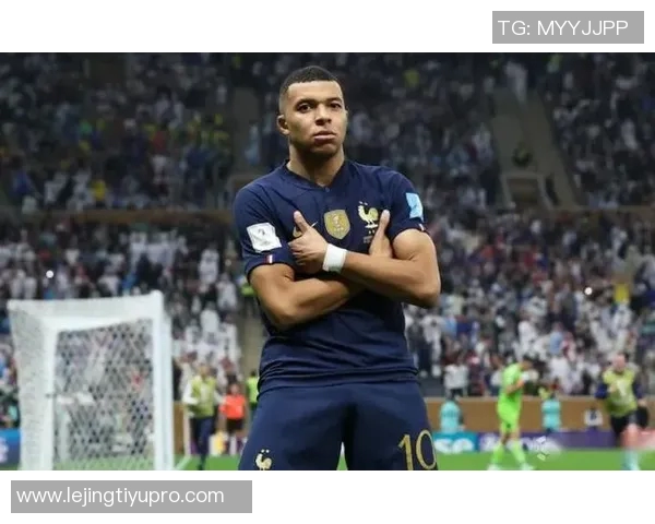 姆巴佩分享庆祝照片称国家德比胜利归球队活力无限展现精彩表现