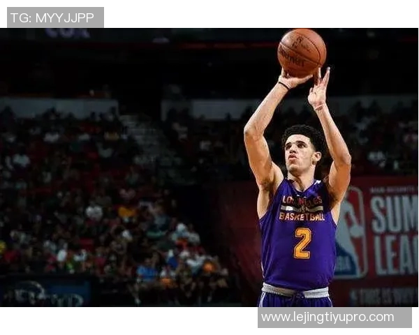 鲍尔状态低迷三分球命中率惨淡仅得3分4板6助失误频繁表现令人失望 鲍尔状态低迷三分球命中率惨淡仅得3分4板6助失误频繁表现令人失望