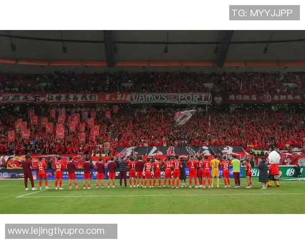 上海双雄交锋回顾:海港中超占优申花杯赛双杀 上海双雄交锋回顾:海港中超占优申花杯赛双杀