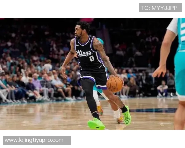 拉拉维亚状态回暖半场高效表现助湖人战胜森林狼